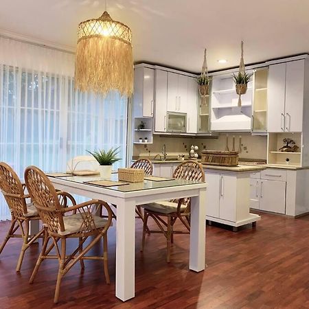 Tropical Villa By Villapedia Citaringgul Esterno foto